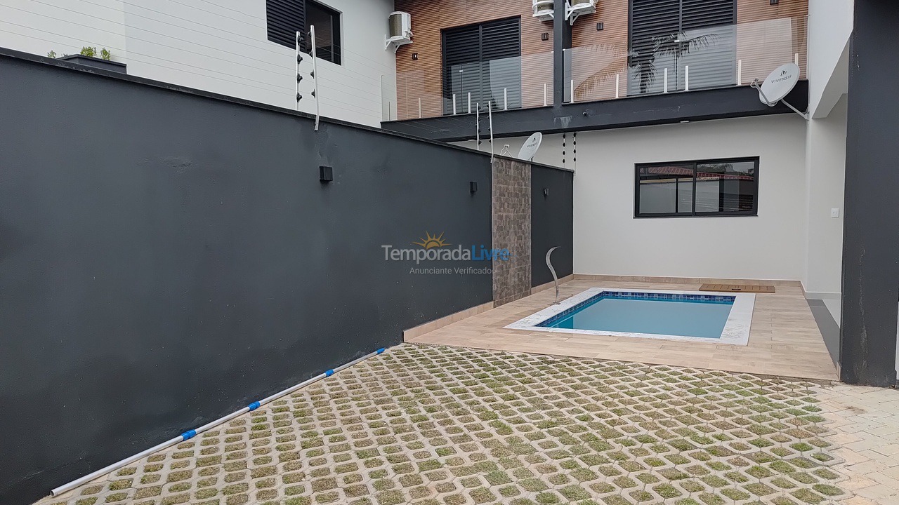 House for vacation rental in Bertioga (Praia do Indaiá)