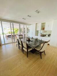 CASA FRENTE AO MAR NA PRAIA DA BALEIA