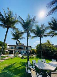 CASA FRENTE AO MAR NA PRAIA DA BALEIA