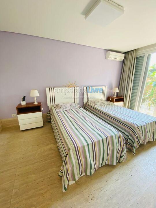 Casa para aluguel de temporada em São Sebastião (Praia da Baleia)