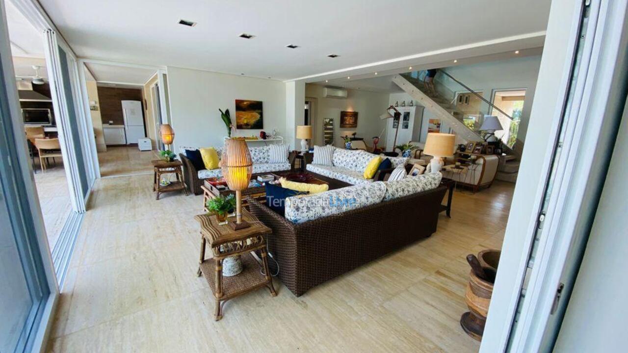 Casa para aluguel de temporada em São Sebastião (Praia da Baleia)