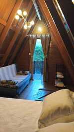 CABANA, CHALE DE MADEIRA, ESTILO SERRA, MÓVEIS MODERNO.