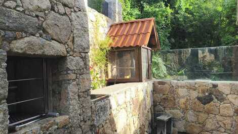 CABANA, CHALE DE MADEIRA, ESTILO SERRA, MÓVEIS MODERNO.