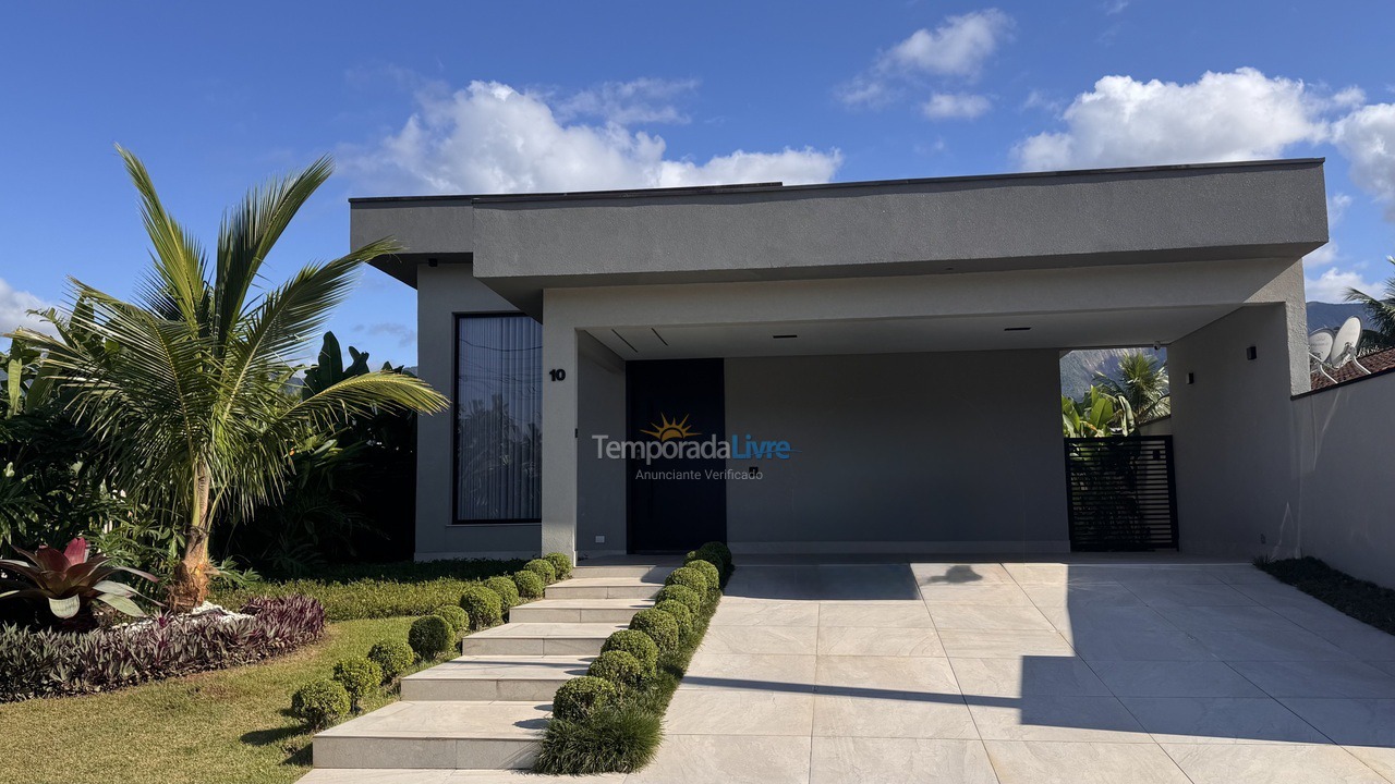 Casa para alquiler de vacaciones em Bertioga (Condominio Morada da Praia)