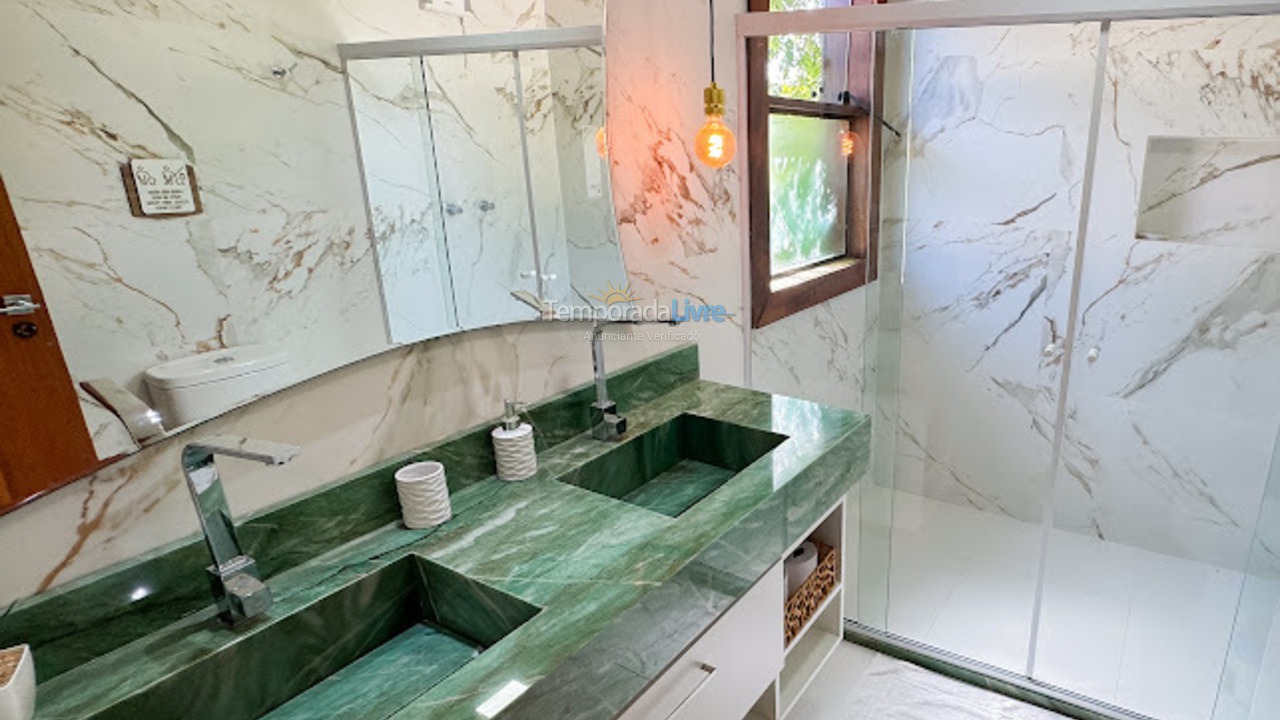 Casa para aluguel de temporada em Mata de São João (Praia do Forte)