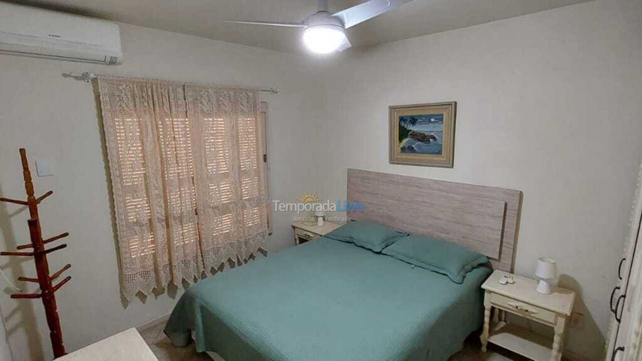 Casa para aluguel de temporada em Florianópolis (Jurere Tradicional)