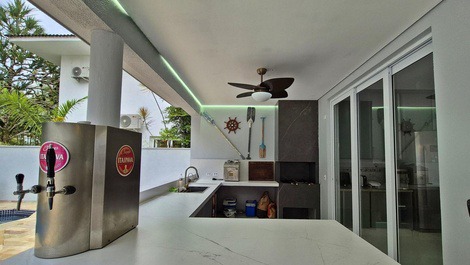 Hermosa casa a 150 m de la playa, 16 personas, Riviera São Lourenço - Bertioga