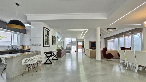 Hermosa casa a 150 m de la playa, 16 personas, Riviera São Lourenço - Bertioga