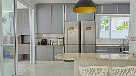 Hermosa casa a 150 m de la playa, 16 personas, Riviera São Lourenço - Bertioga