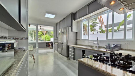 Hermosa casa a 150 m de la playa, 16 personas, Riviera São Lourenço - Bertioga