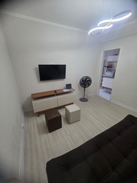 Sala mobiliada e com internet