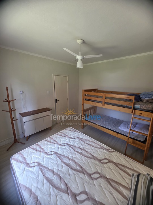 Apartamento para alquiler de vacaciones em Praia Grande (Canto do Forte)