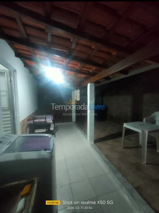 Casa para aluguel de temporada em Caraguatatuba (Jardim Casa Branca)