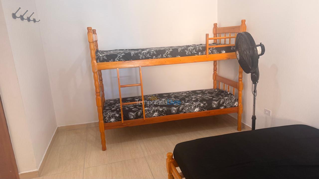 Casa para aluguel de temporada em Guaratuba (Barra do Saí)