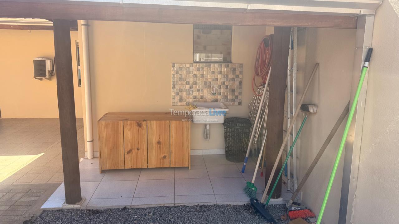 Casa para aluguel de temporada em Guaratuba (Barra do Saí)