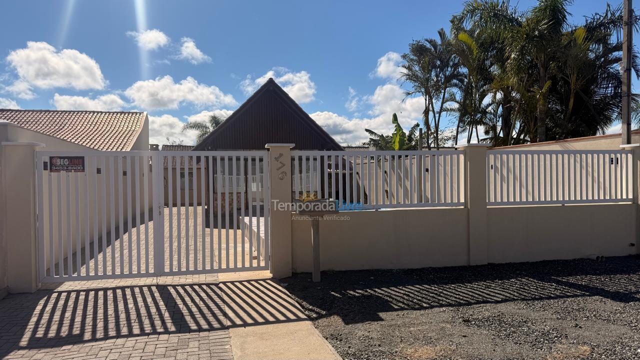 Casa para aluguel de temporada em Guaratuba (Barra do Saí)