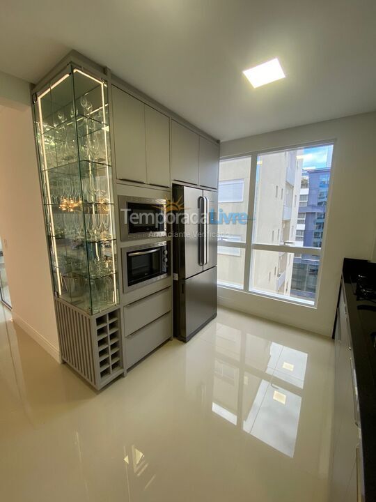 Apartment for vacation rental in Itapema (Meia Praia)