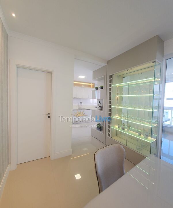 Apartment for vacation rental in Itapema (Meia Praia)