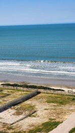 3 Suites Up to 8 people Top Floor Apartment From R$900 per day 70 meters from the sea