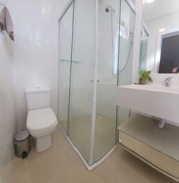 3 Suites Up to 8 people Top Floor Apartment From R$900 per day 70 meters from the sea