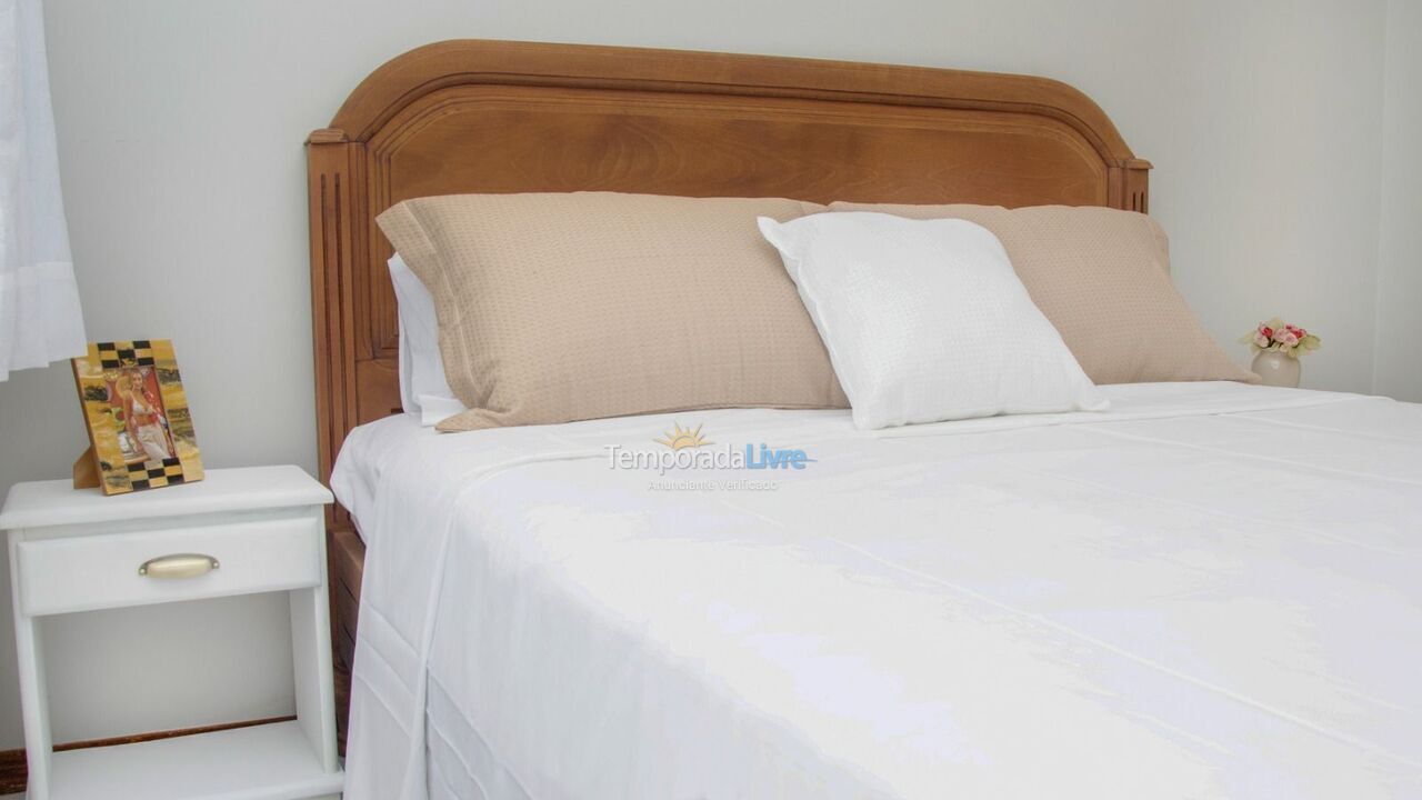 Apartamento para aluguel de temporada em Itapema (Meia Praia)