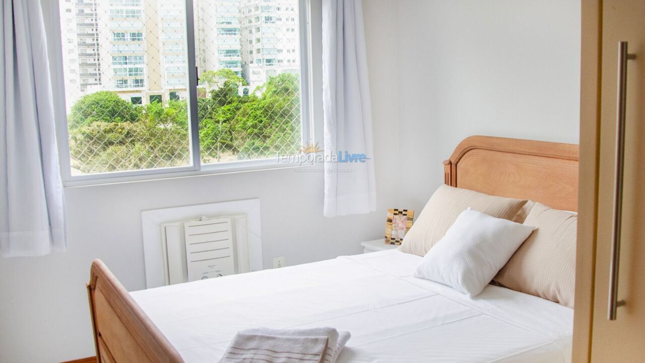 Apartamento para aluguel de temporada em Itapema (Meia Praia)