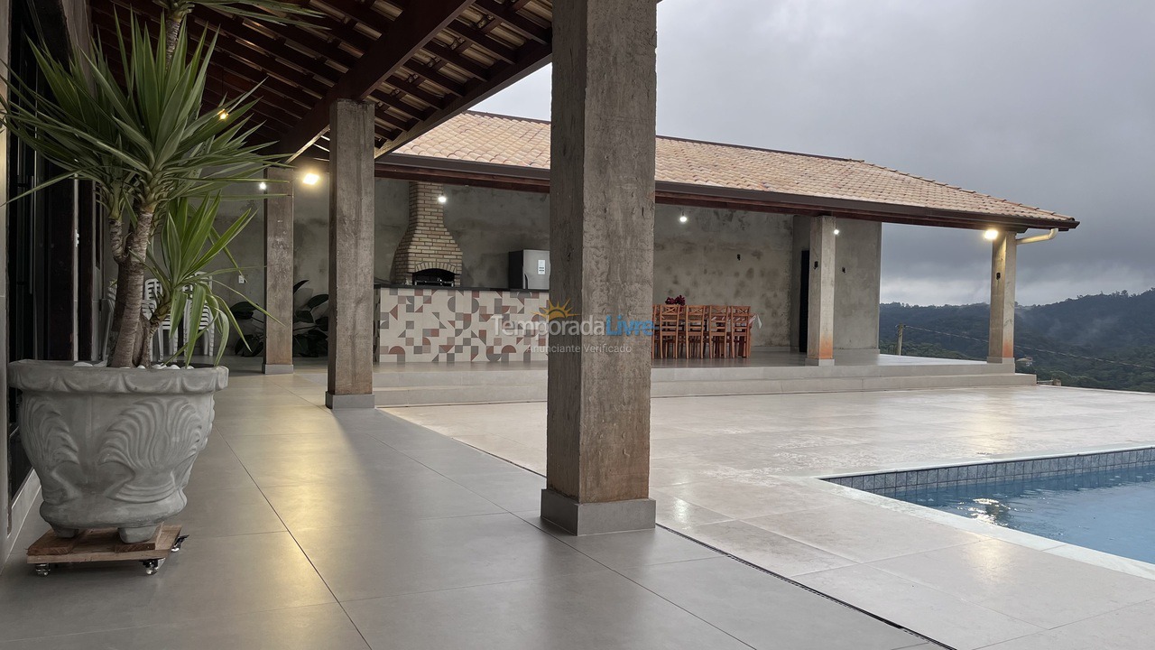 Granja para alquiler de vacaciones em Arujá (Bairro do Retiro)