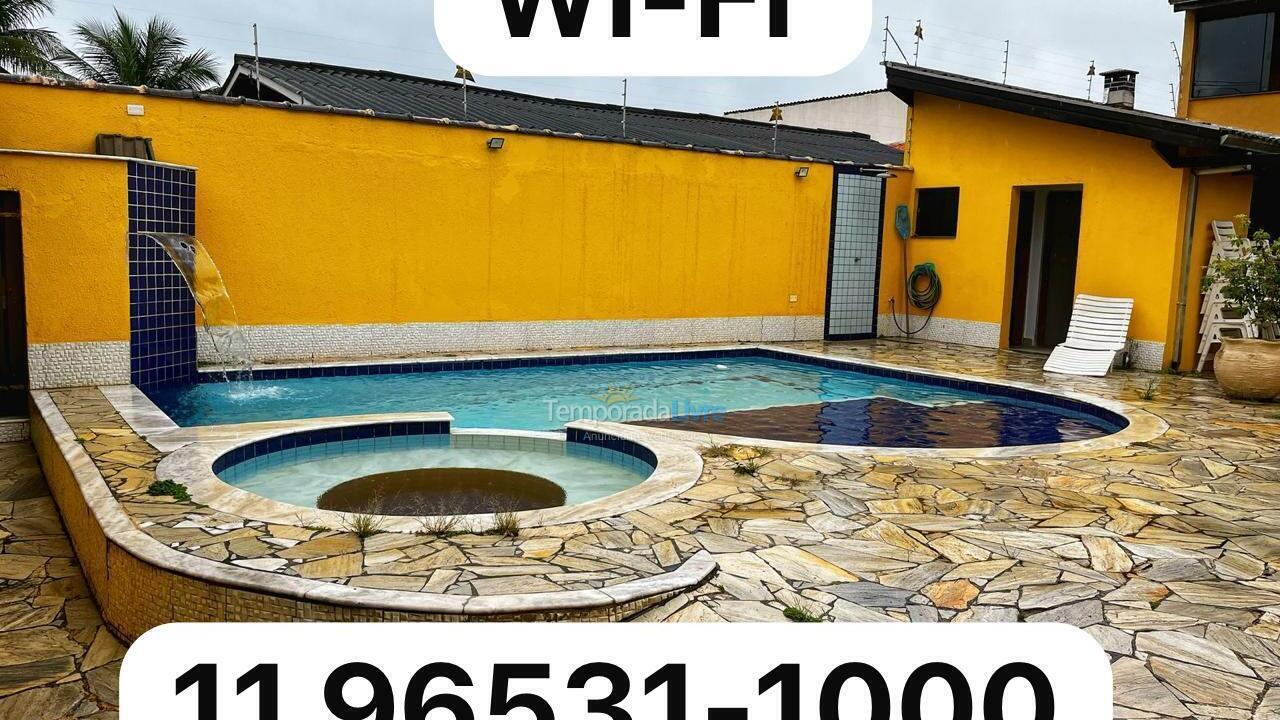 House for vacation rental in Caraguatatuba (Martin de Sá)