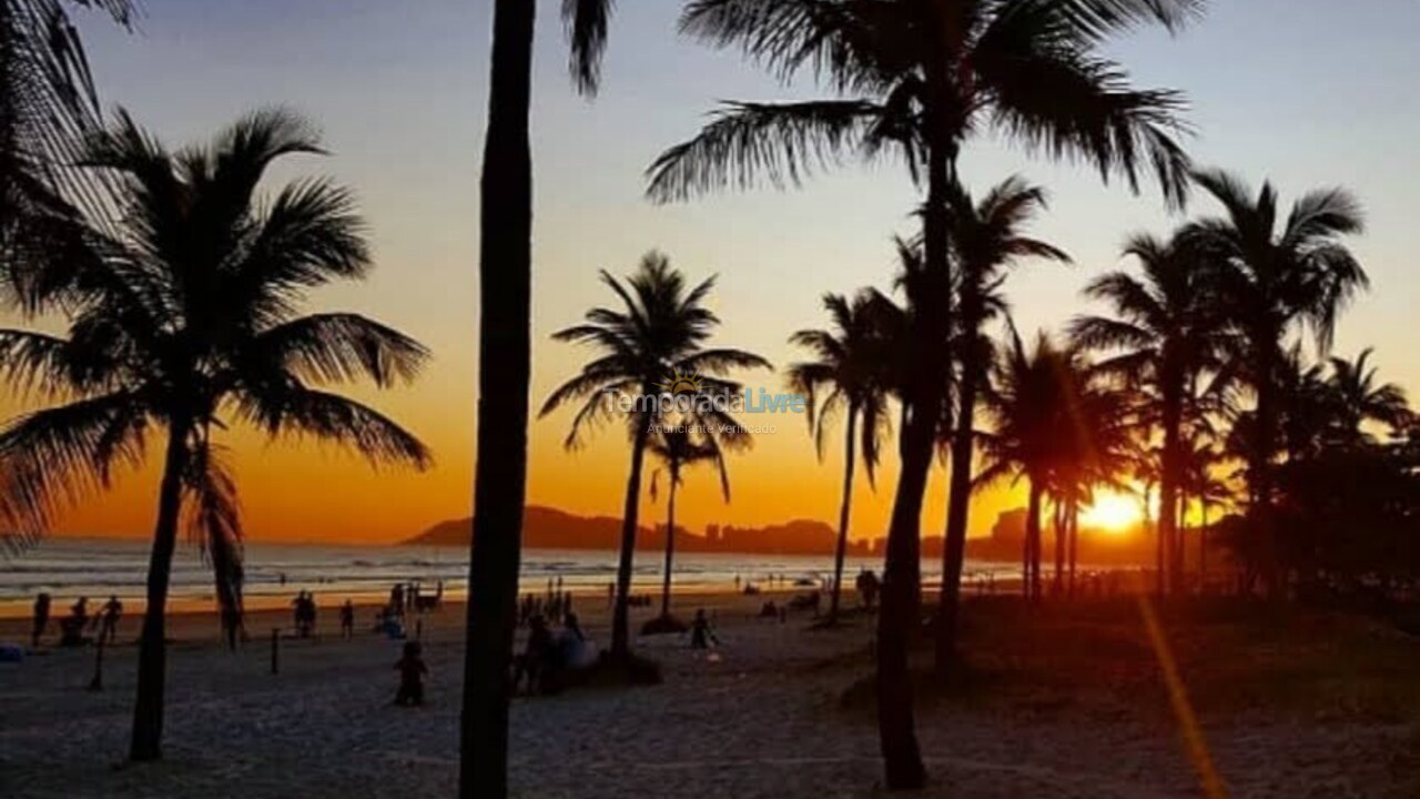 Casa para aluguel de temporada em Guarujá (Enseada)