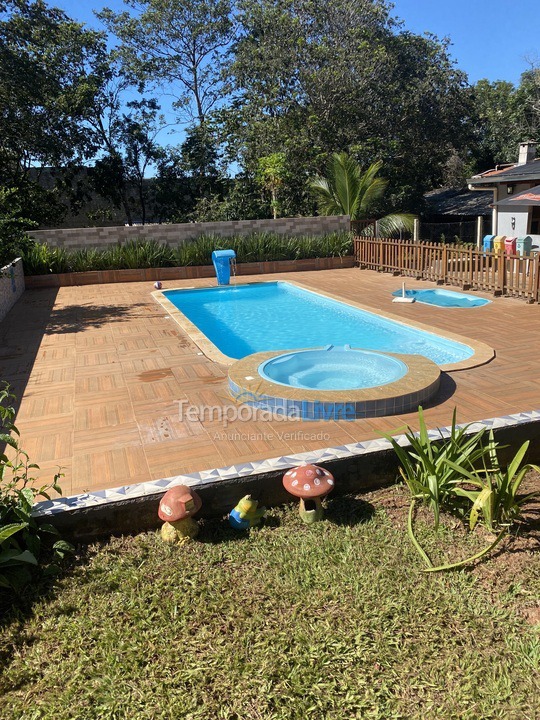 Chácara / sítio para aluguel de temporada em Senador Canedo (Parque Alvorada)