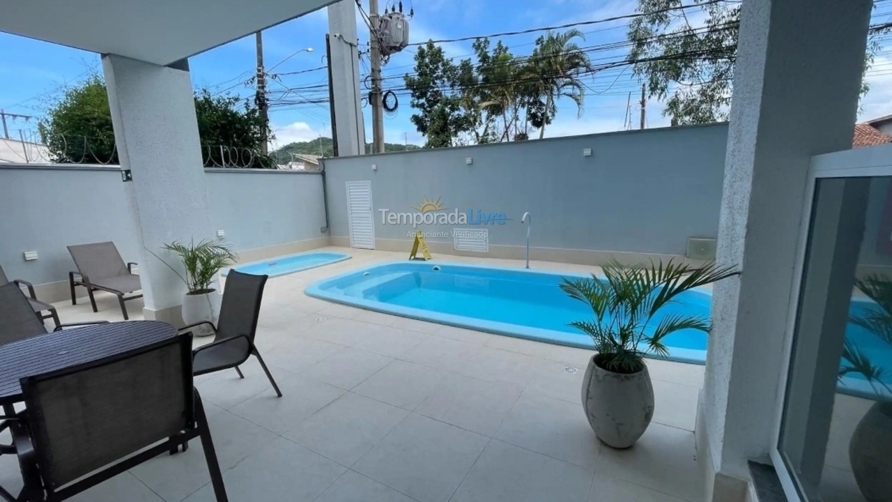 Apartamento para aluguel de temporada em Ubatuba (Pereque Açu)