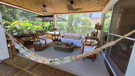 Casa Disponível para Locação NA PRAIA DA BALEIA.