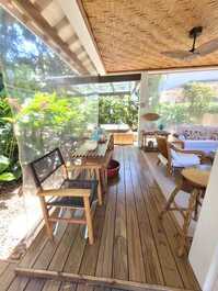 Casa Disponível para Locação NA PRAIA DA BALEIA.