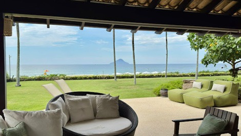 Beachfront House in Juquehy - Gated Community