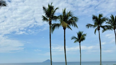 Beachfront House in Juquehy - Gated Community