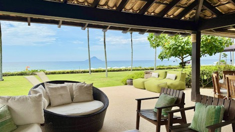 Beachfront House in Juquehy - Gated Community