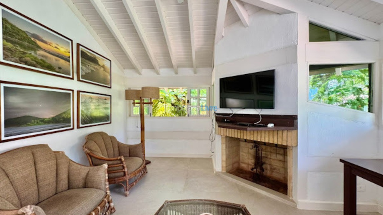 Casa para aluguel de temporada em São Sebastião (Camburizinho)