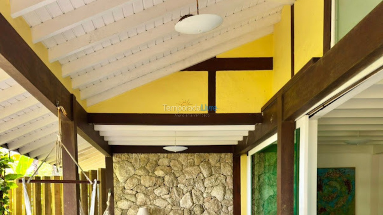 Casa para aluguel de temporada em São Sebastião (Camburizinho)