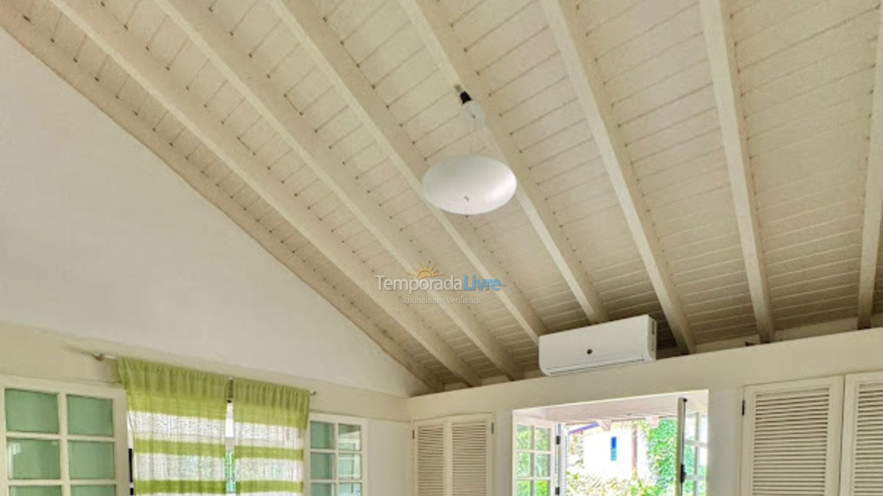 Casa para aluguel de temporada em São Sebastião (Camburizinho)