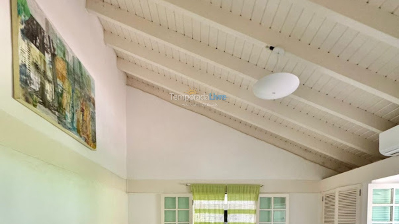 Casa para aluguel de temporada em São Sebastião (Camburizinho)