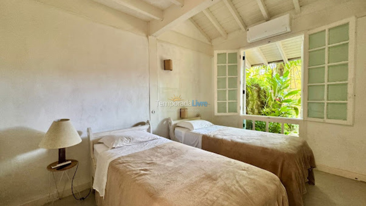 Casa para aluguel de temporada em São Sebastião (Camburizinho)