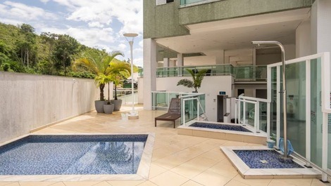 Apartment with full leisure facilities, air conditioning in the bedrooms and Wi-Fi