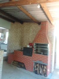 Churrasqueira 3 em 1.