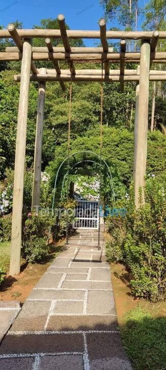 Chácara / sítio para aluguel de temporada em Rio dos Cedros (Alto Palmeiras Rio Bonito)