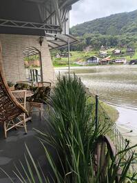 Abana Paraíso do Lago — Sofisticação e Charme à Beira Lago