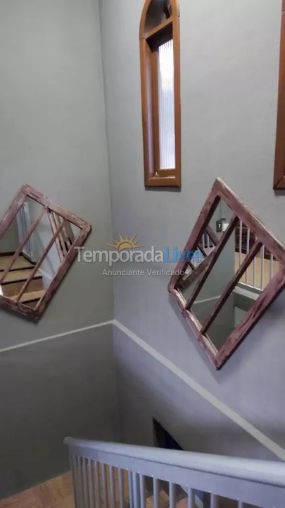 Chácara / sítio para aluguel de temporada em Rio dos Cedros (Alto Palmeiras Rio Bonito)