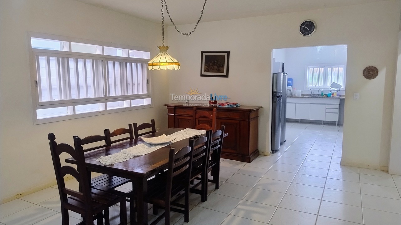 Casa para aluguel de temporada em Bertioga (Riviera de São Lourenço)