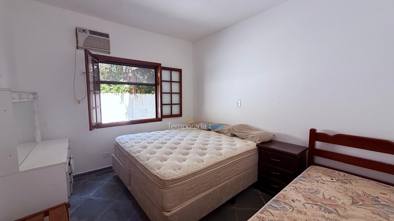 Casa para aluguel de temporada em São Sebastião (Praia da Baleia)