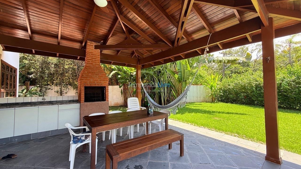 Casa para aluguel de temporada em São Sebastião (Praia da Baleia)