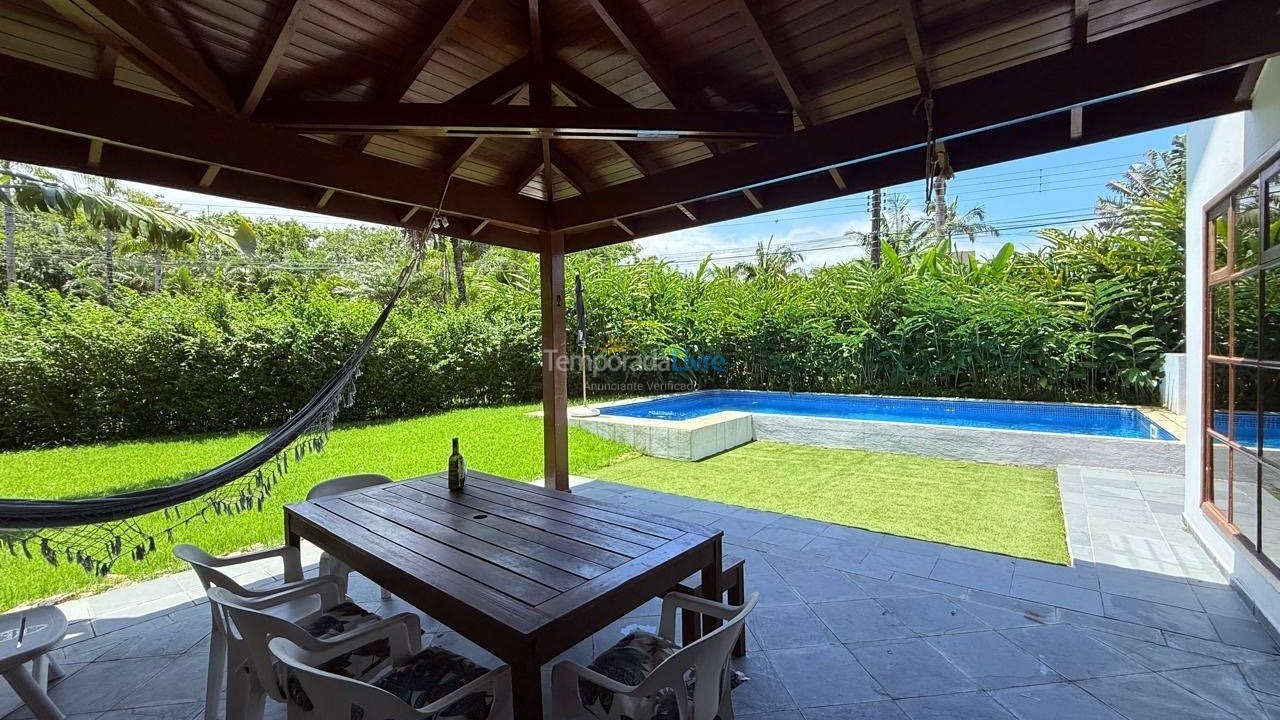 Casa para aluguel de temporada em São Sebastião (Praia da Baleia)